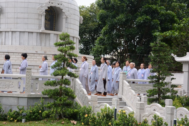 “HOW TO TAKE THE RIGHT PRAYING IN BUDDHISM” Dharma Talk in the 89th Seven-Day Retreat